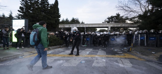 Titelbild: Kämpfe am Bosporus – und hier