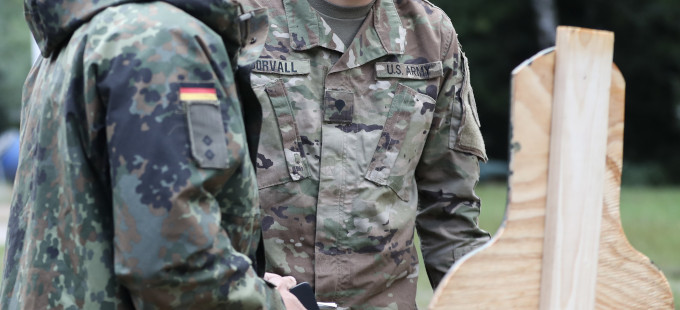 Titelbild: Warum ein Pflichtdienst für alle gerecht wäre