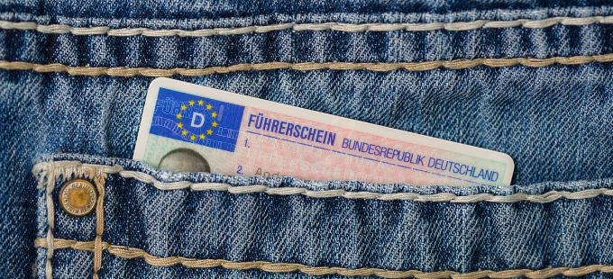 Titelbild: Führerschein für Eltern?