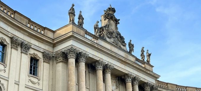 Titelbild: Wie Organisationsstrukturen sich verändern: Vom Lehrstuhl zur Departmentstruktur?