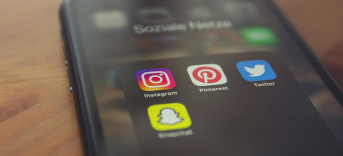 Titelbild: Social Media und die freie Rede