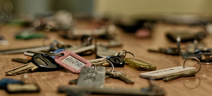 Titelbild: „Es gibt nur eine Wahrheit“ – nicht viele