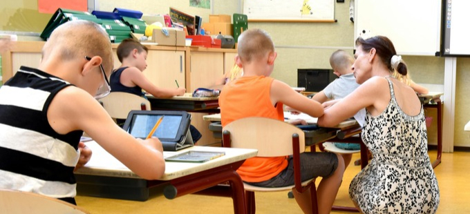 Titelbild: Bildung und Sorge