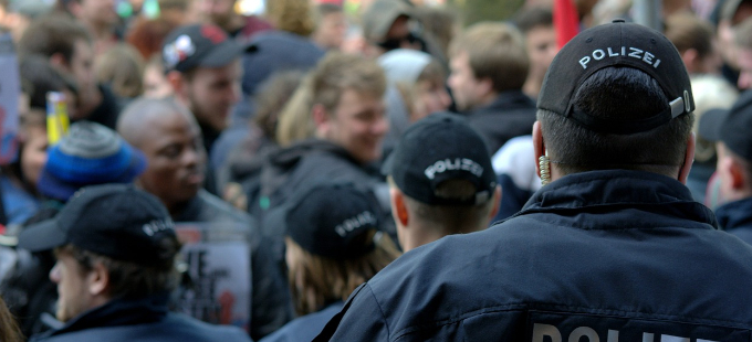 Titelbild: &bdquo;Verfassungs- und Demokratiefeinde&ldquo;: Eine von links forcierte Begriffsverwirrung