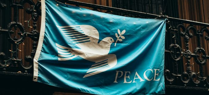 Titelbild: Pazifismus versus Wehrhaftigkeit - Die Lage in Europa