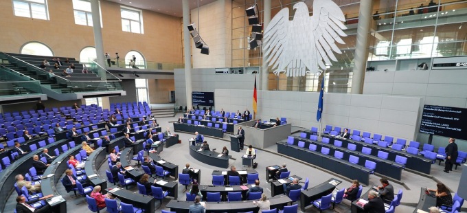 Titelbild: Demokratie ohne Gel&auml;nder: Zum 50. Todestag von Hans Kelsen